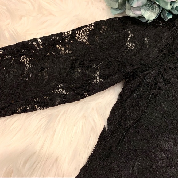 NEW Lace bodycon dress with chocker - Picture 2 of 2